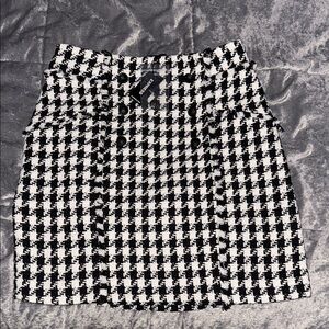 Zara Black and White Mini Pencil Skirt